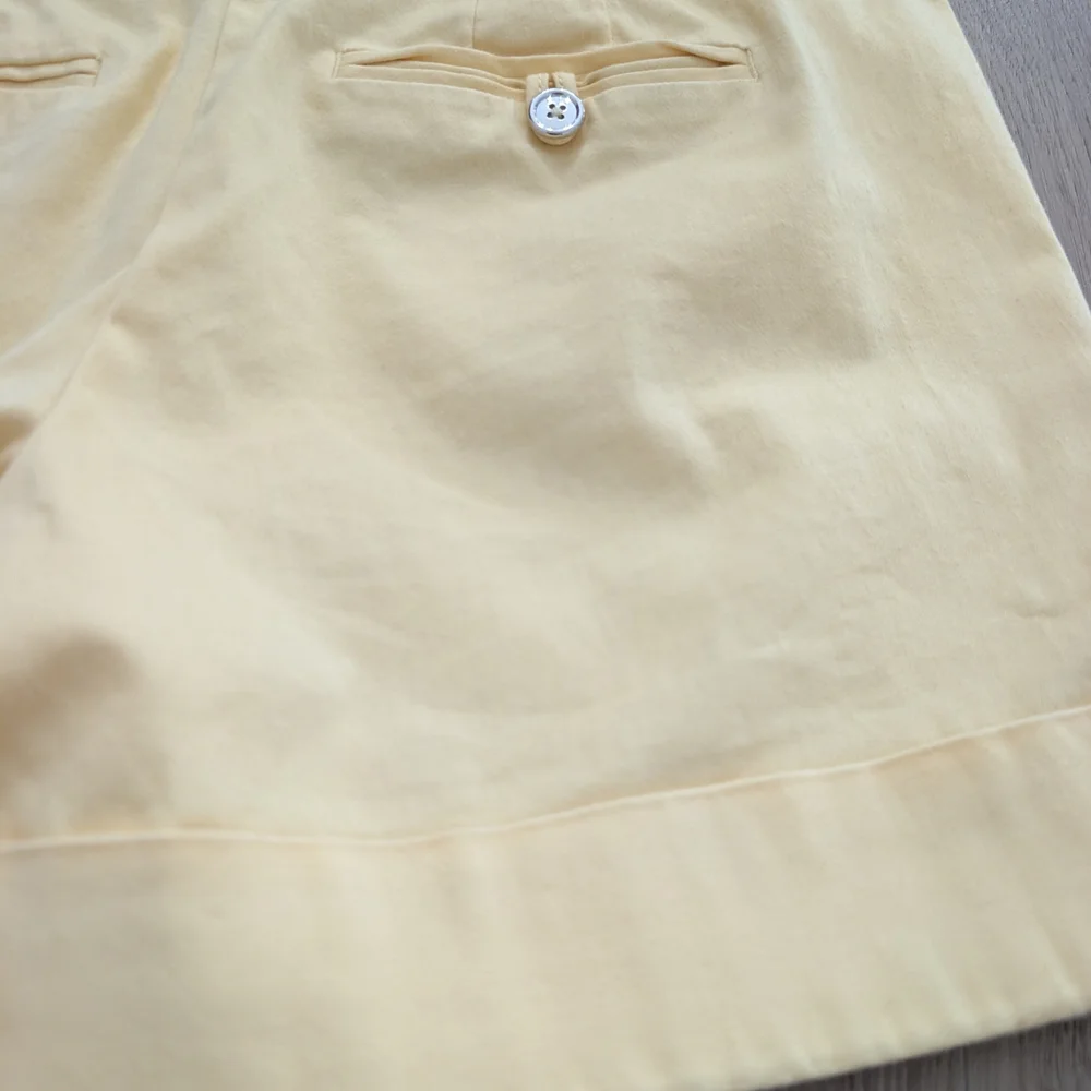 White House Black Market Pale Yellow Mid Rise Cotton Shorts
